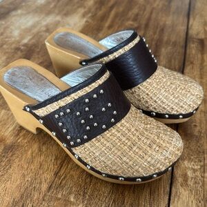 Dolce and Gabbana raffia wooden studded clog heels mules women size 8